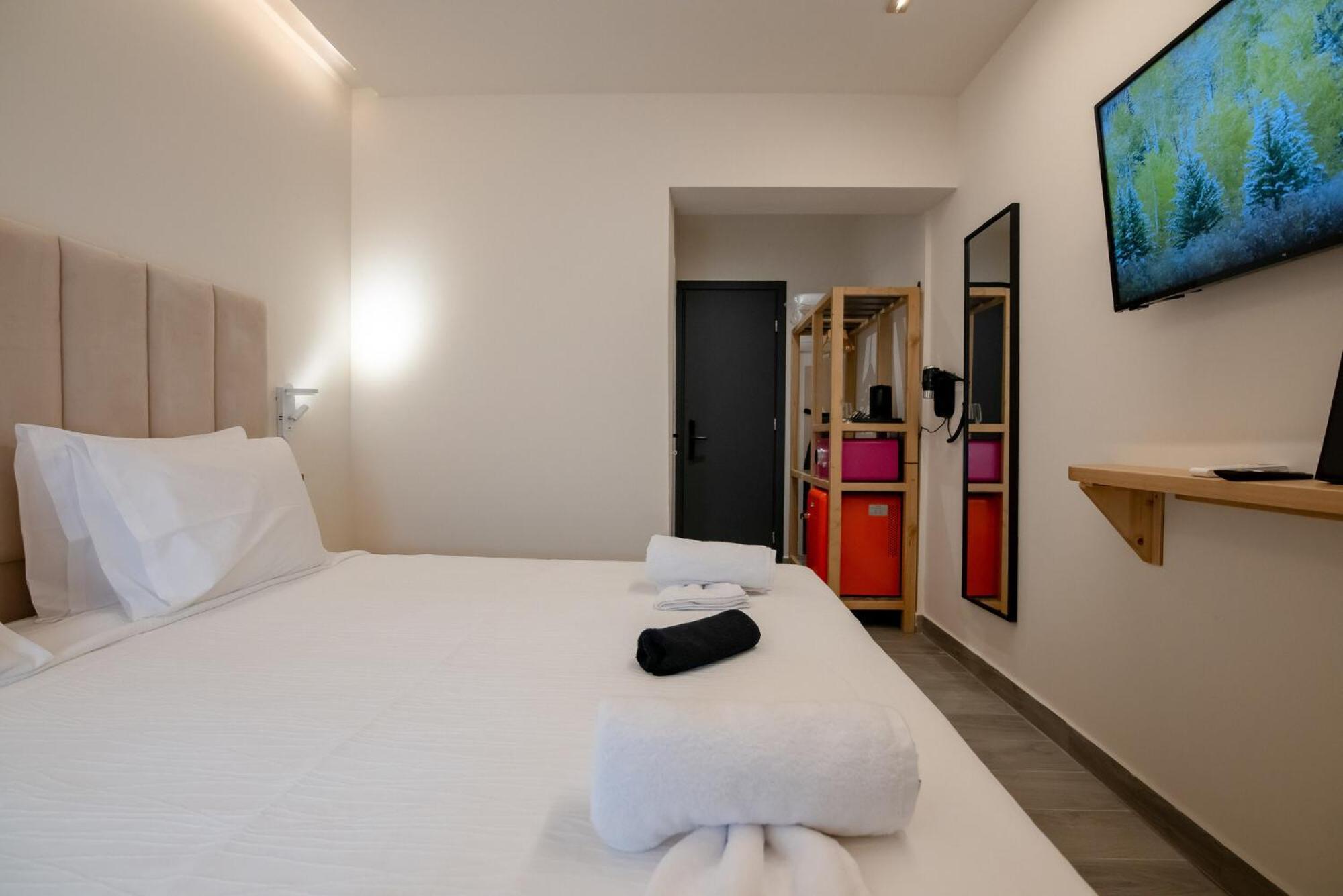 Ocean 11 Hotel Skiathos Town Exterior photo